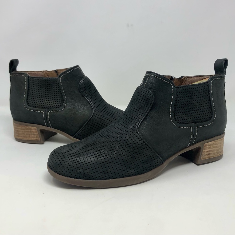 Dansko Women's Lola Bootie Black Nubuck Leather Ankle Boots Side Zip Block Heel